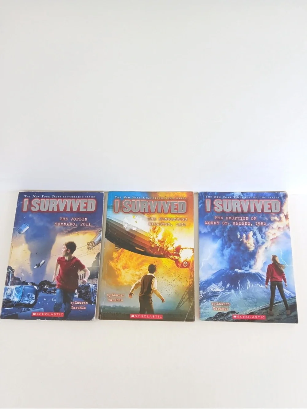 I survived books set of 12 - Picture 3 of 5